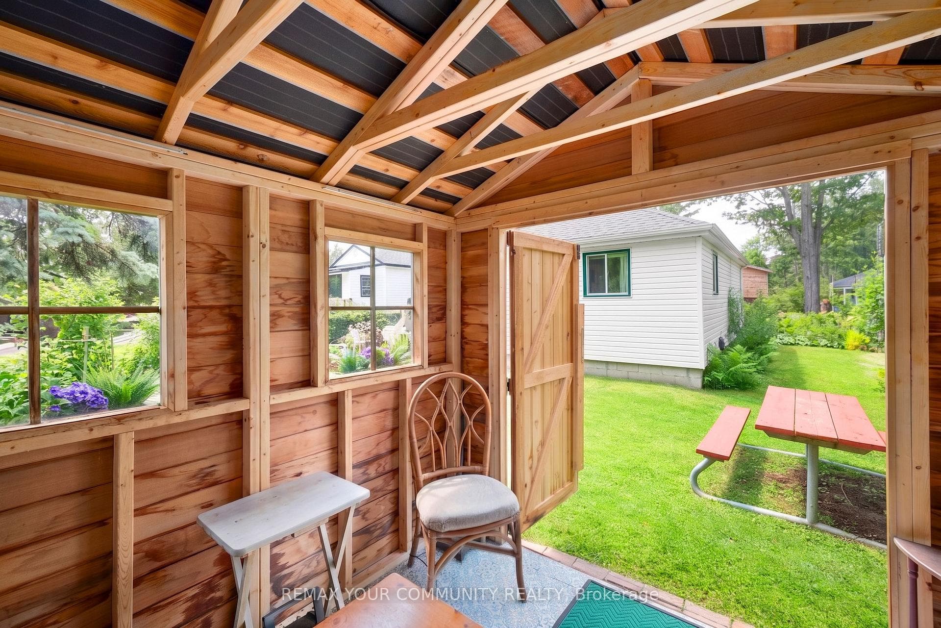 101 Dunkirk Avenue photo 20