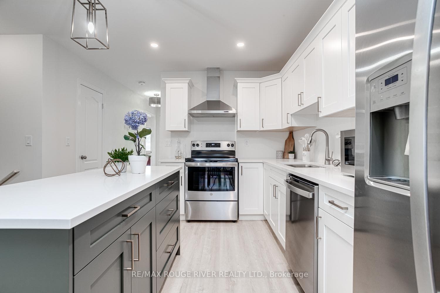 497 Hayward Street photo 13