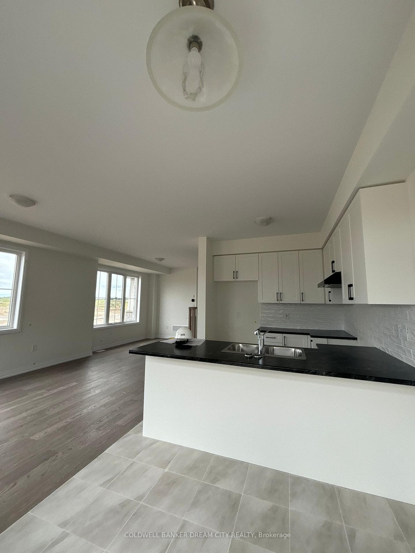 2 Lonsdale Road photo 3