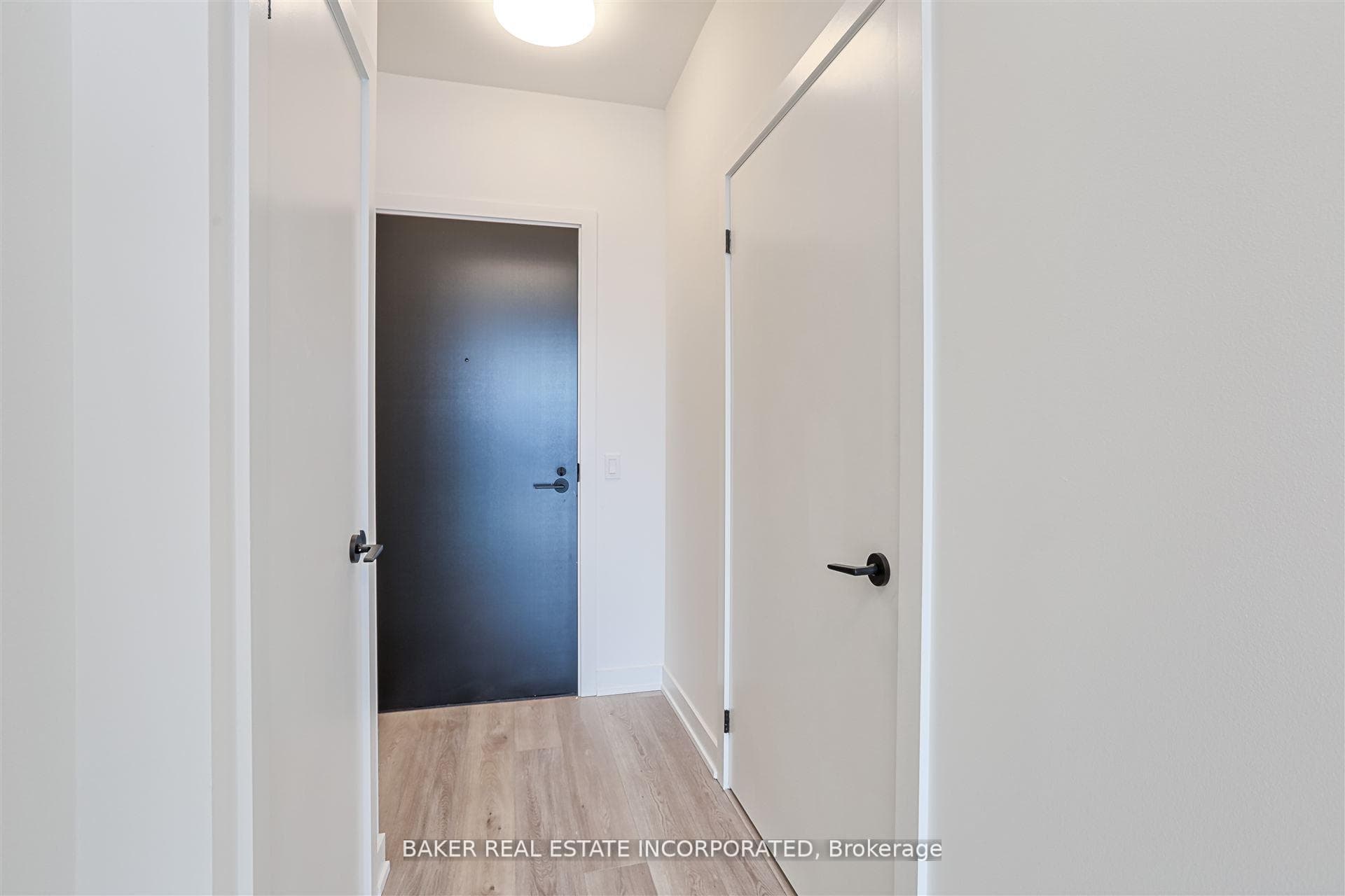 127 Broadway Avenue Unit 2512 photo 4