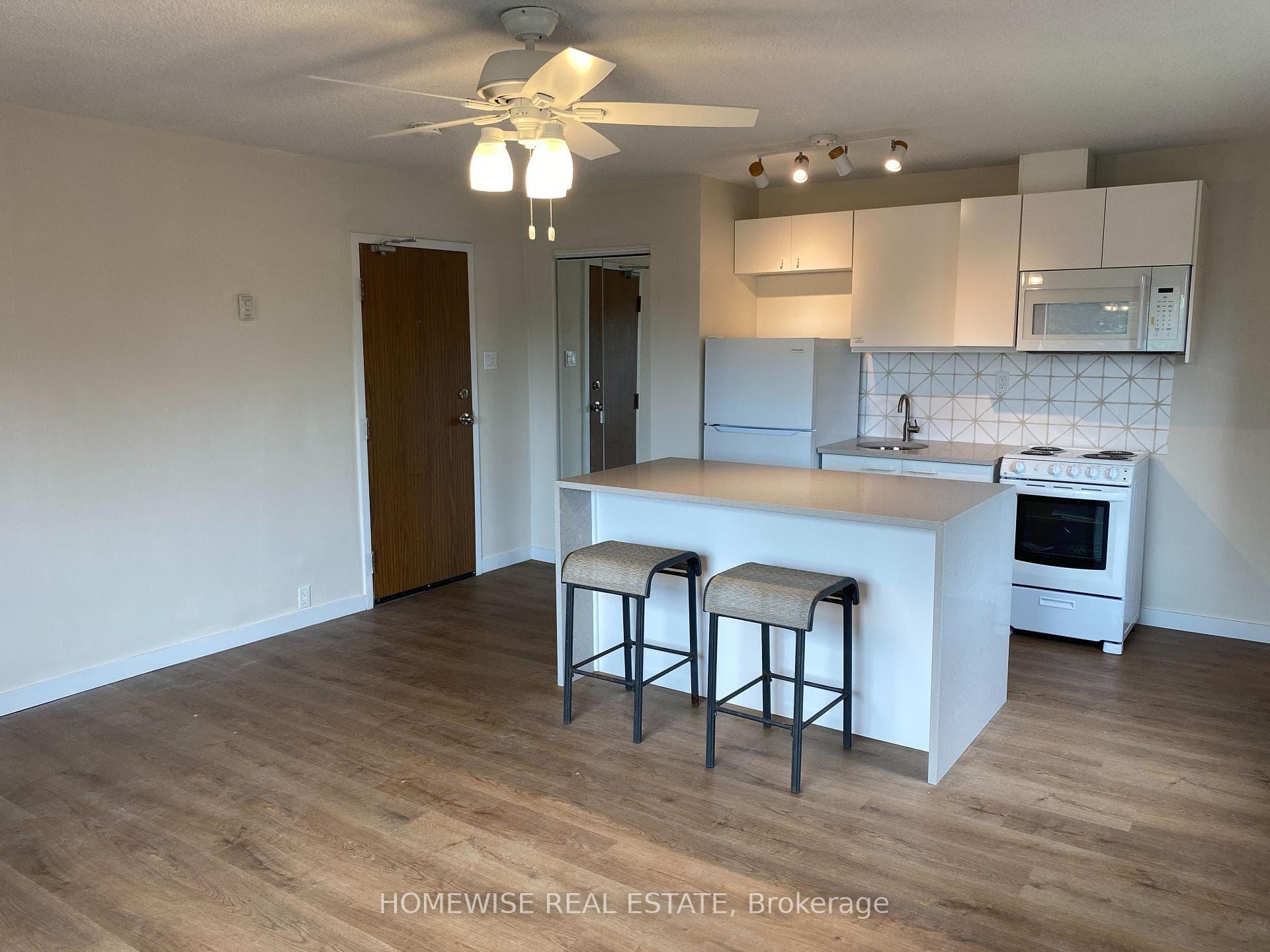 5 High Park Boulevard Unit 302 photo 1