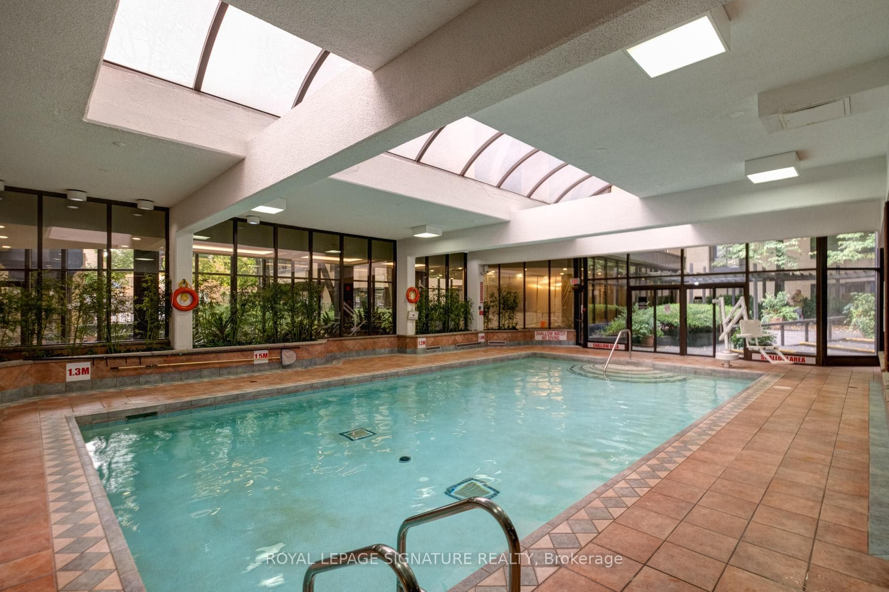 280 Simcoe Street Unit 808A photo 23