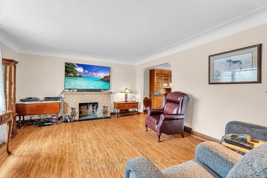 648 Westwood Drive photo 7