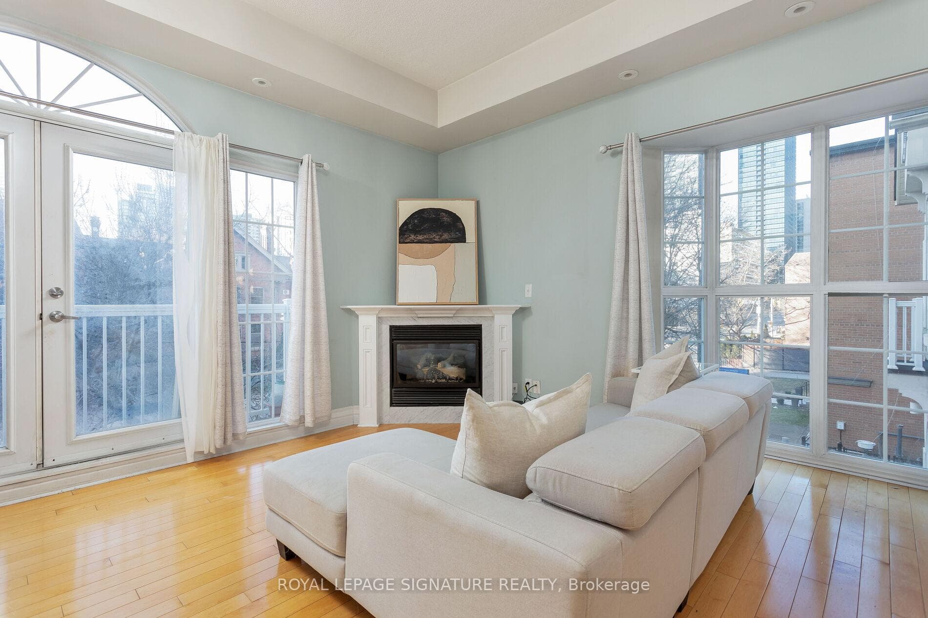 539 Jarvis Street Unit M8 photo 5