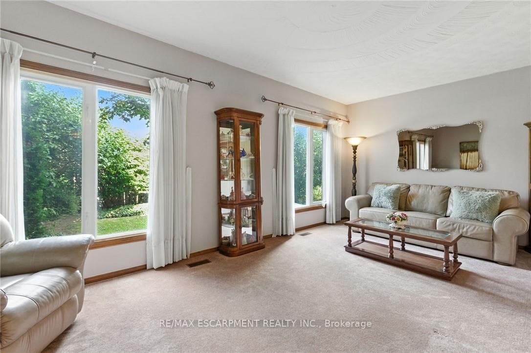 39 Megna Court photo 14