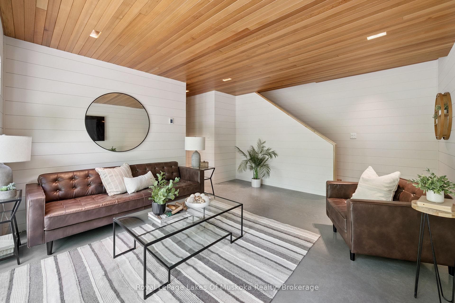 1016 Swift Lane photo 3