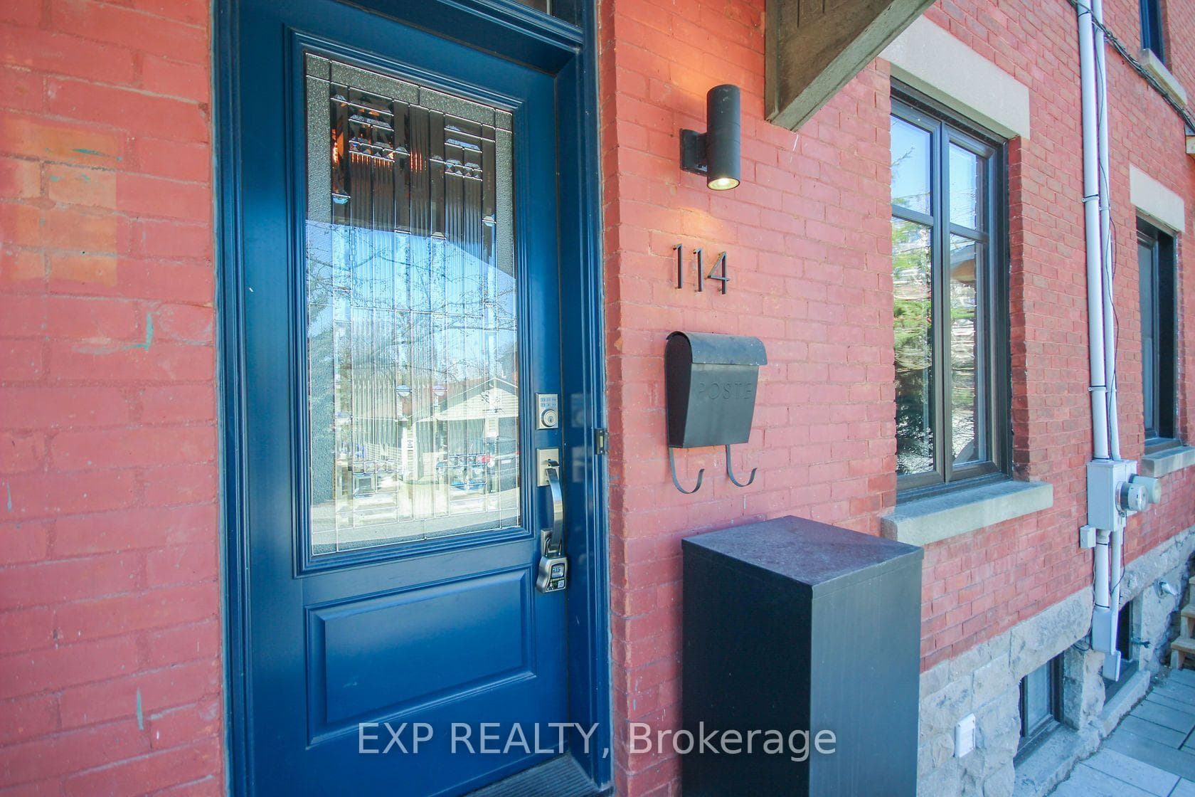 114 Sweetland Avenue photo 3