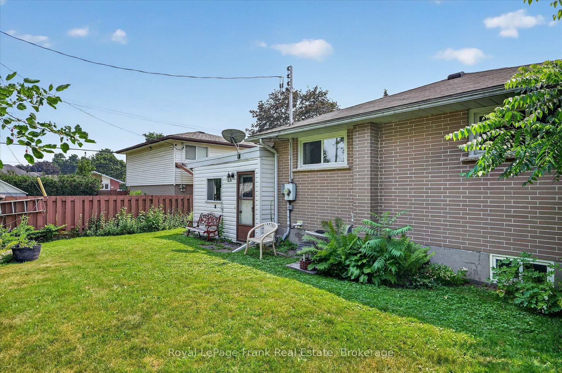 870 Hemlock Street photo 35