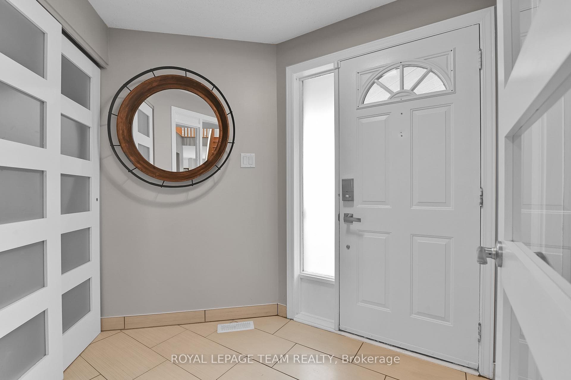 Enclosed foyer