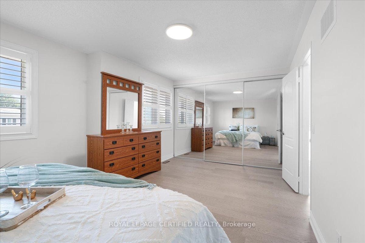 121 Genesee Drive photo 16
