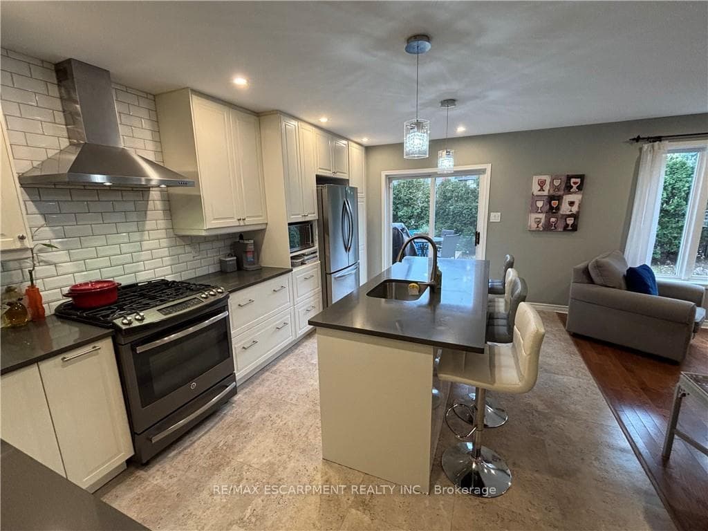 111 Duncairn Crescent photo 13
