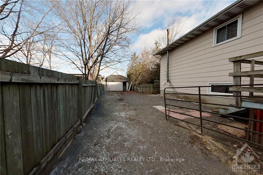 35 WINNIFRED Street photo 27