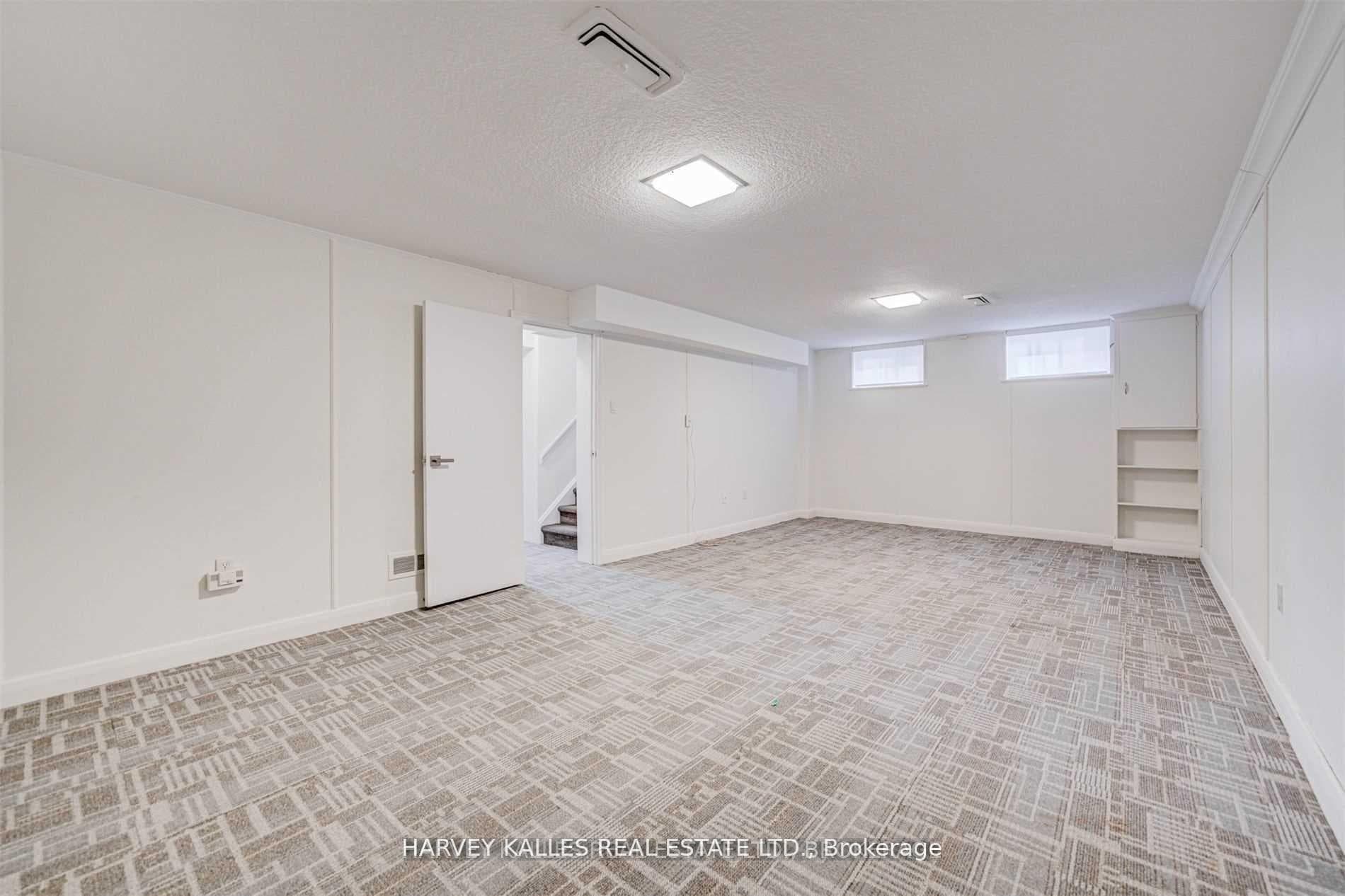 209 Lytton Boulevard photo 19
