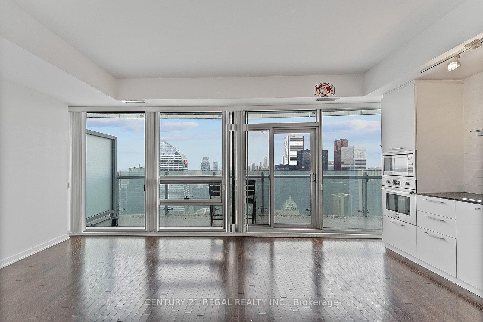 14 York Street Unit 5909 photo 14