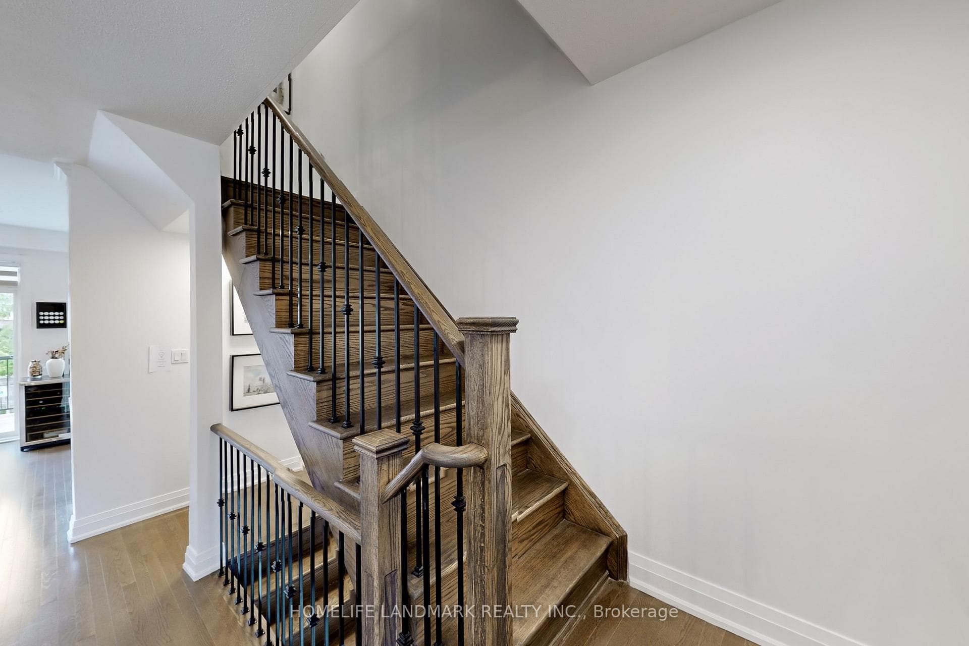 8B PARKER Avenue photo 26