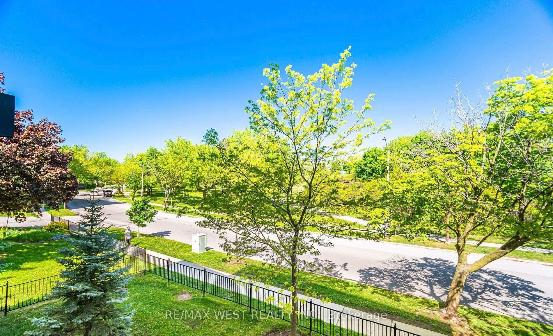 570 Lolita Gardens Unit 209 photo 11