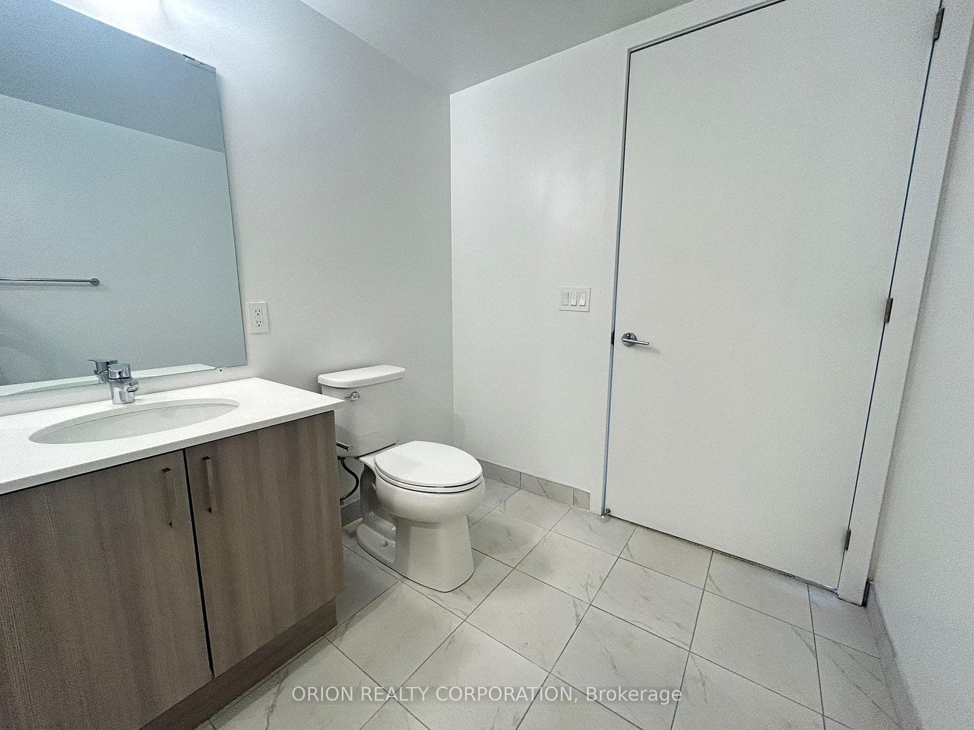 556 Marlee Avenue Unit 402 photo 16