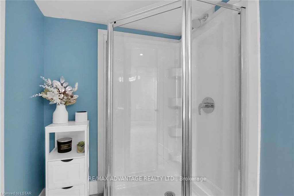 41 EARLSCOURT Terrace Unit 28 photo 34