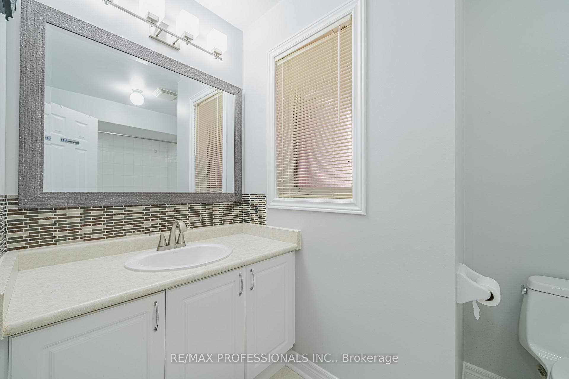 9720 McLaughlin Road photo 16