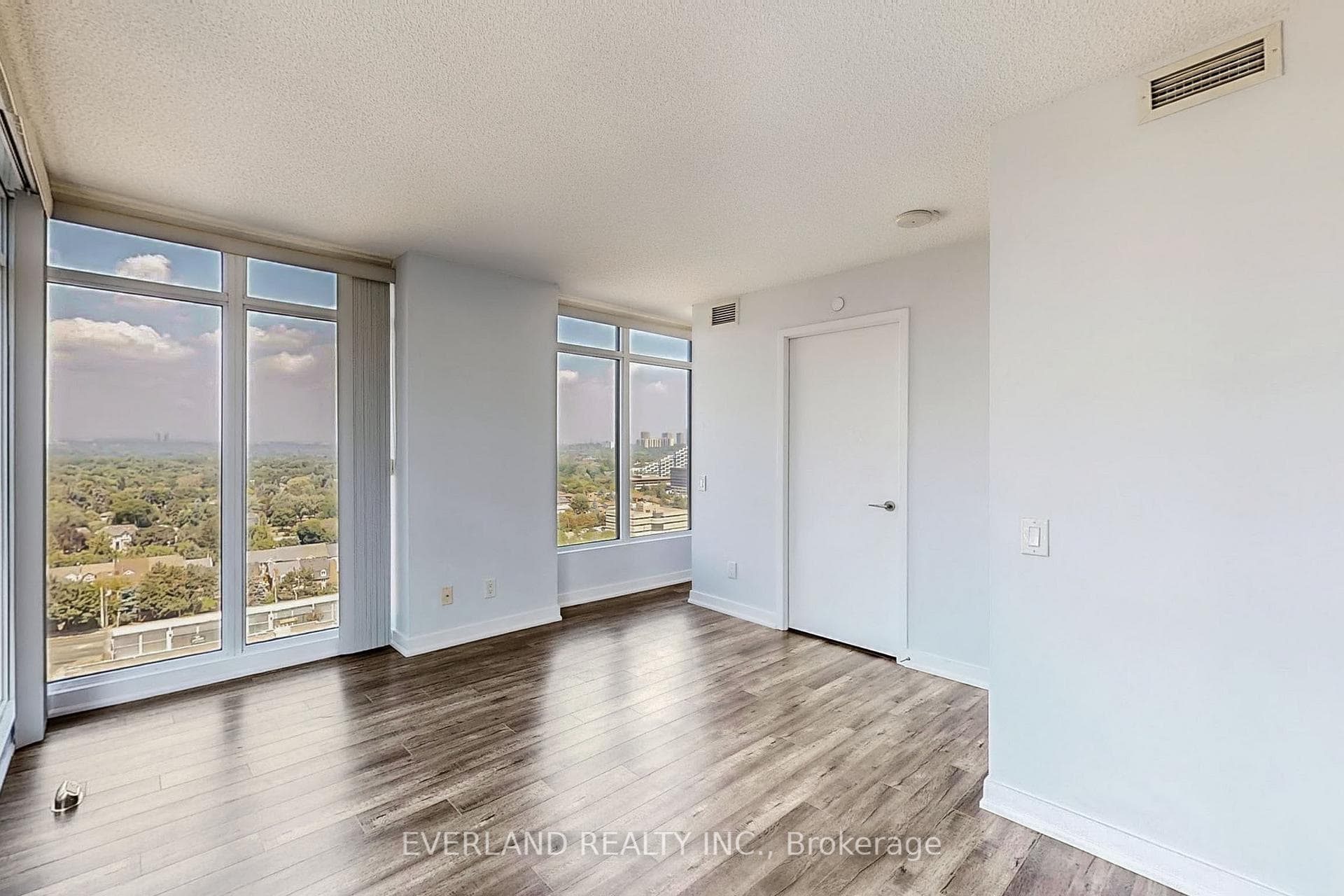 72 Esther Shiner Boulevard Unit 2007 photo 12