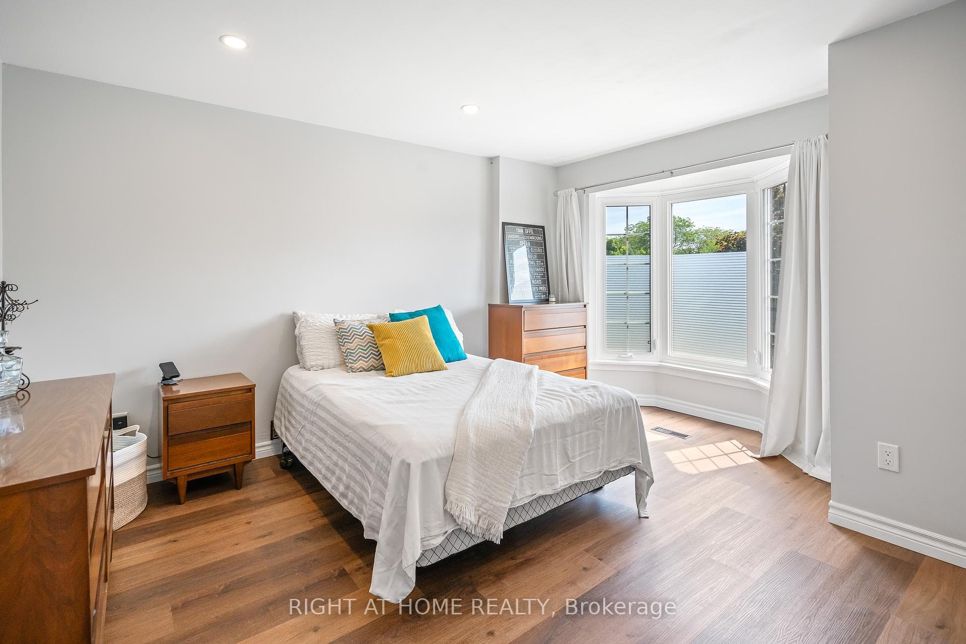 50 Bayview Drive photo 26