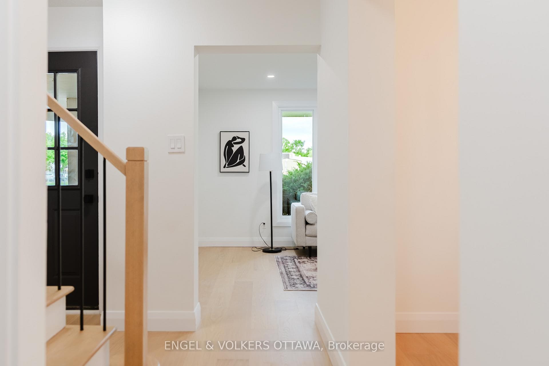 825 De Salaberry Street photo 3