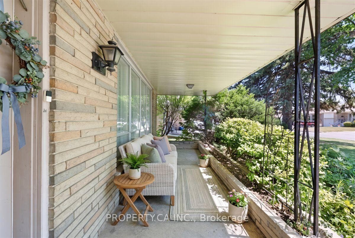 48 Kennard Avenue photo 4