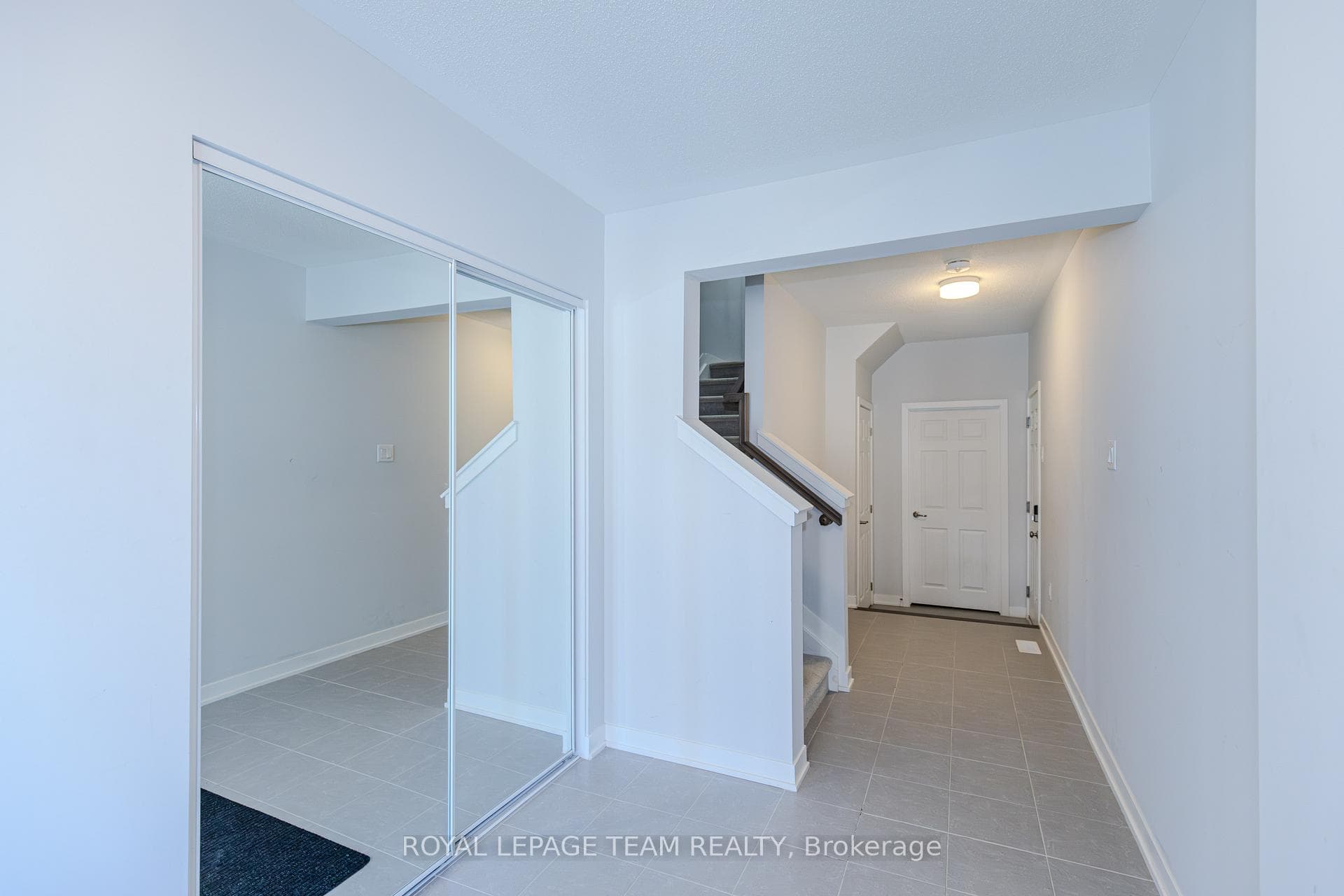 22 Stitch Mews photo 6