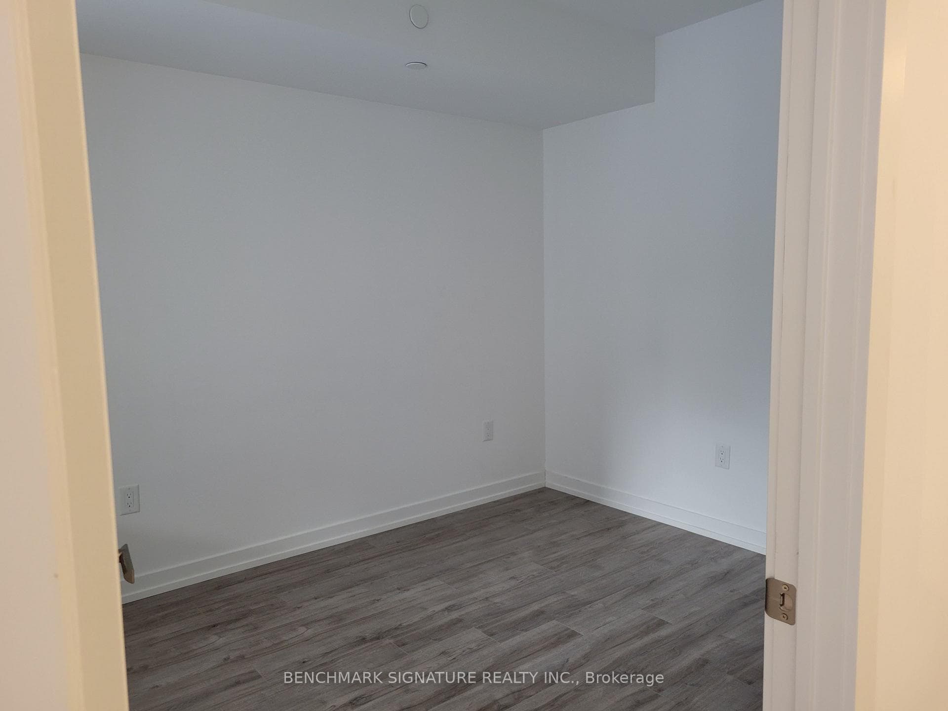 77 Shuter Street Unit 1001 photo 9