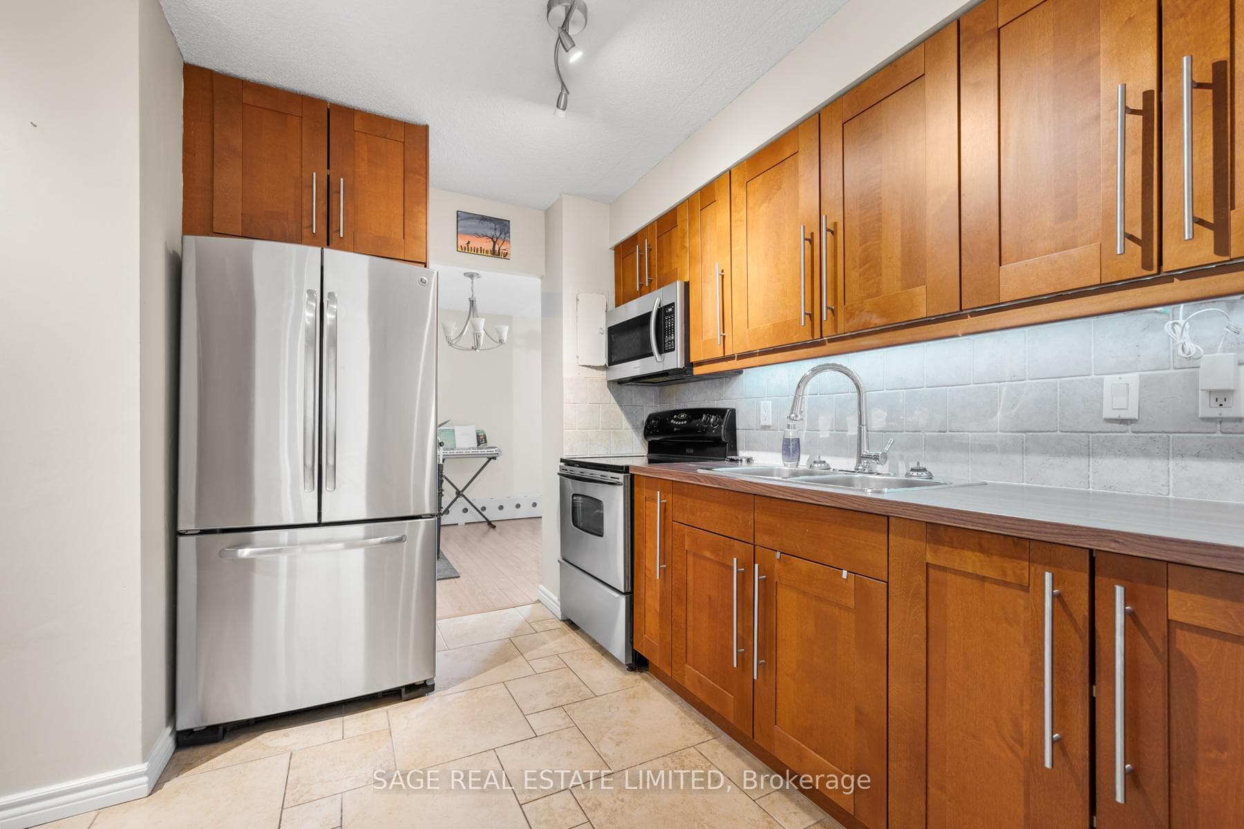 975 Warwick Court Unit 802 photo 8
