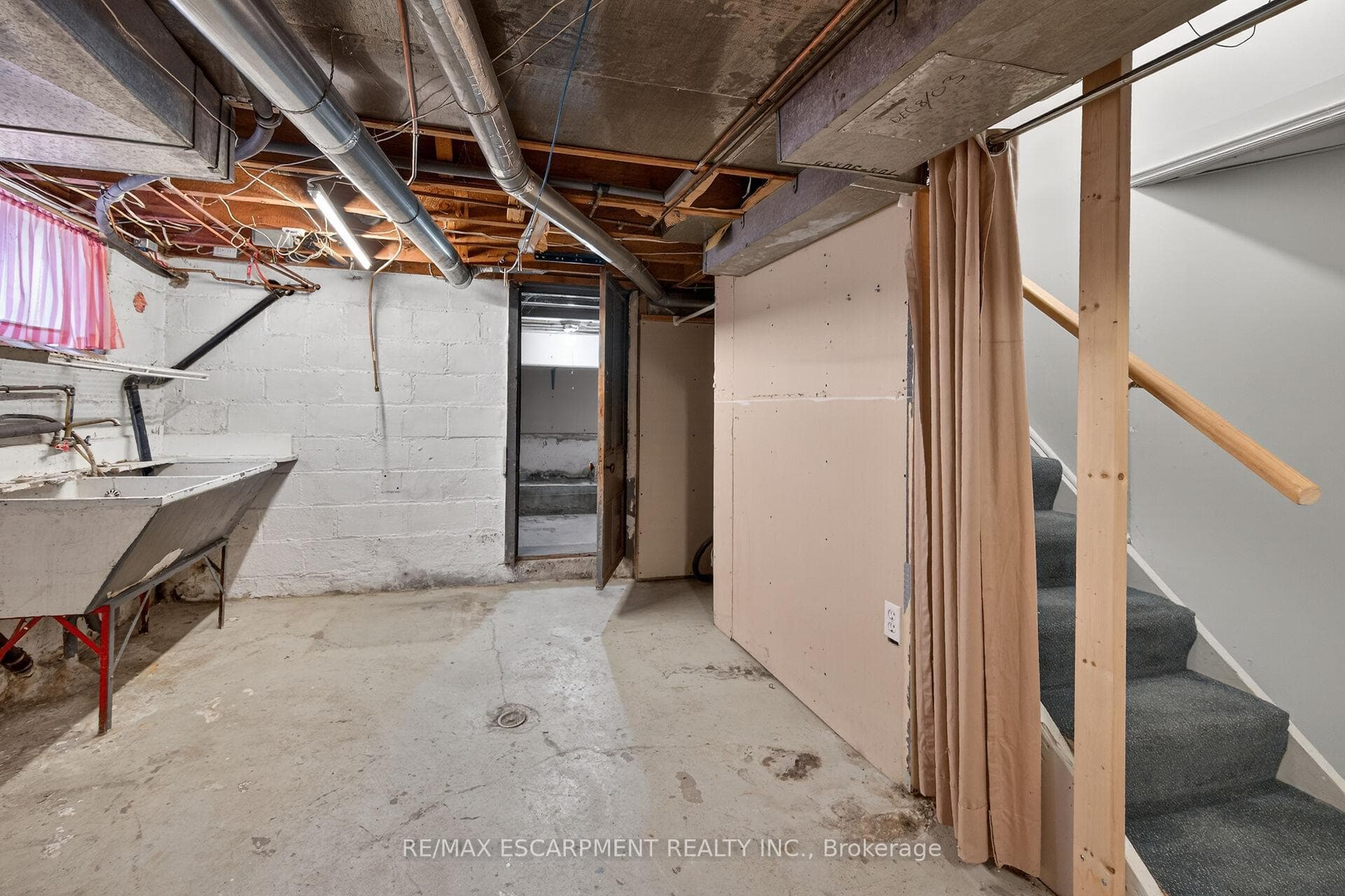 50 EAST 12TH Street photo 37