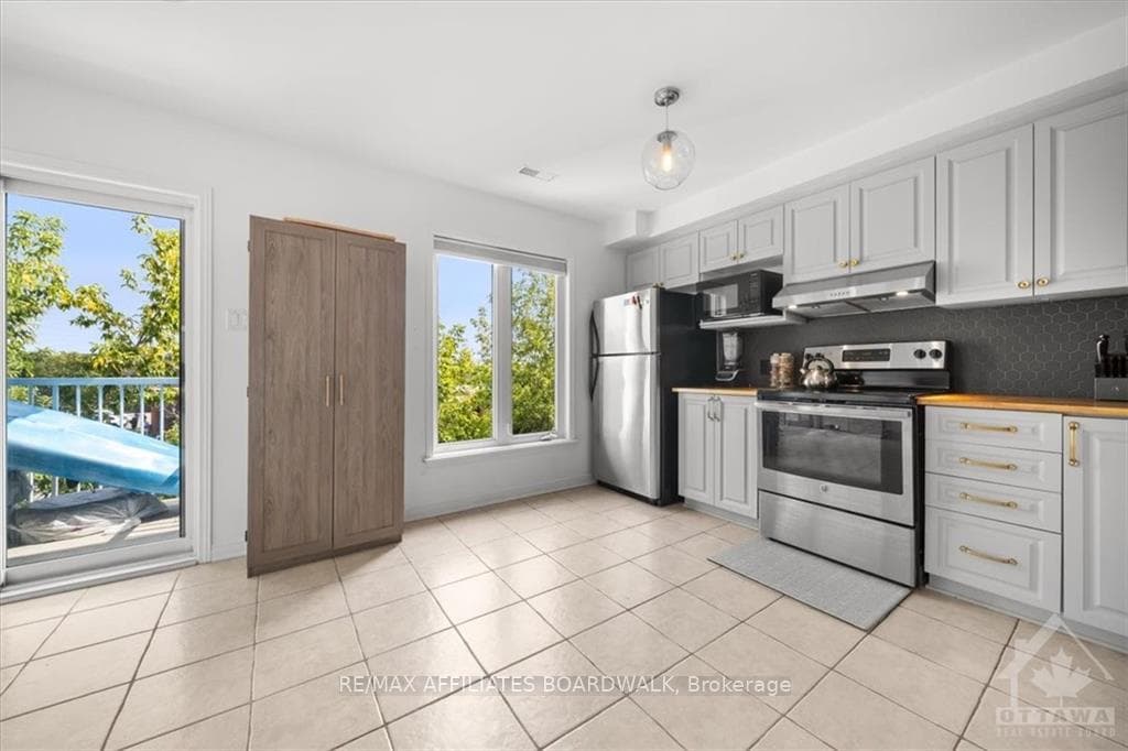 1512 WALKLEY Road Unit 130 photo 9