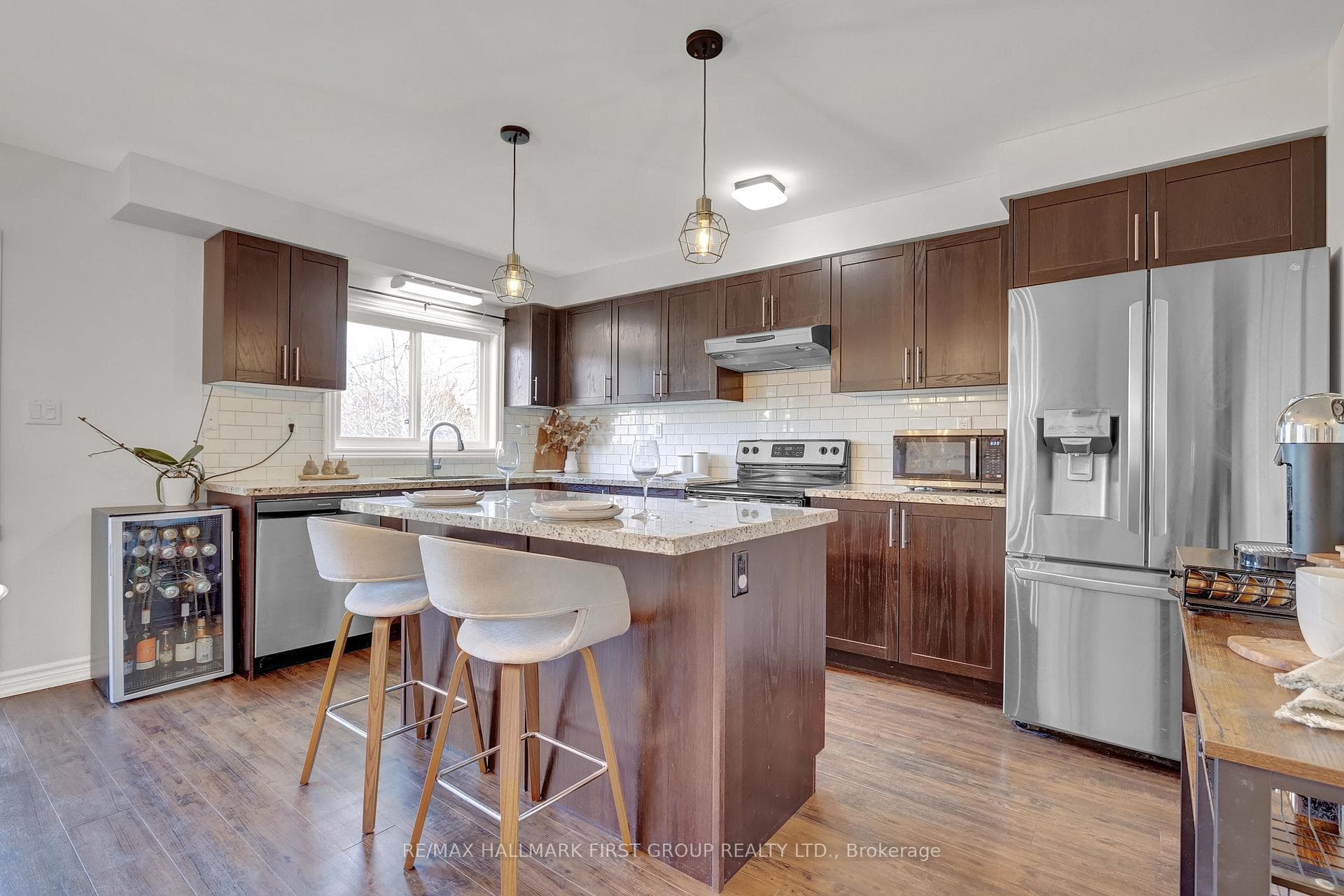 85 Markham Trail photo 12