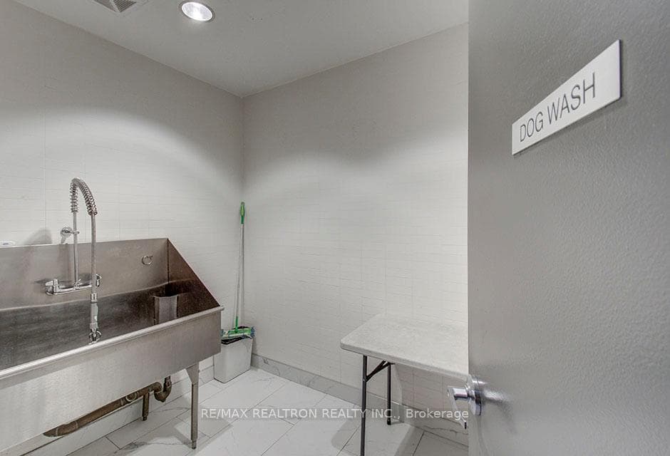76 Shuter Street Unit 310 photo 29