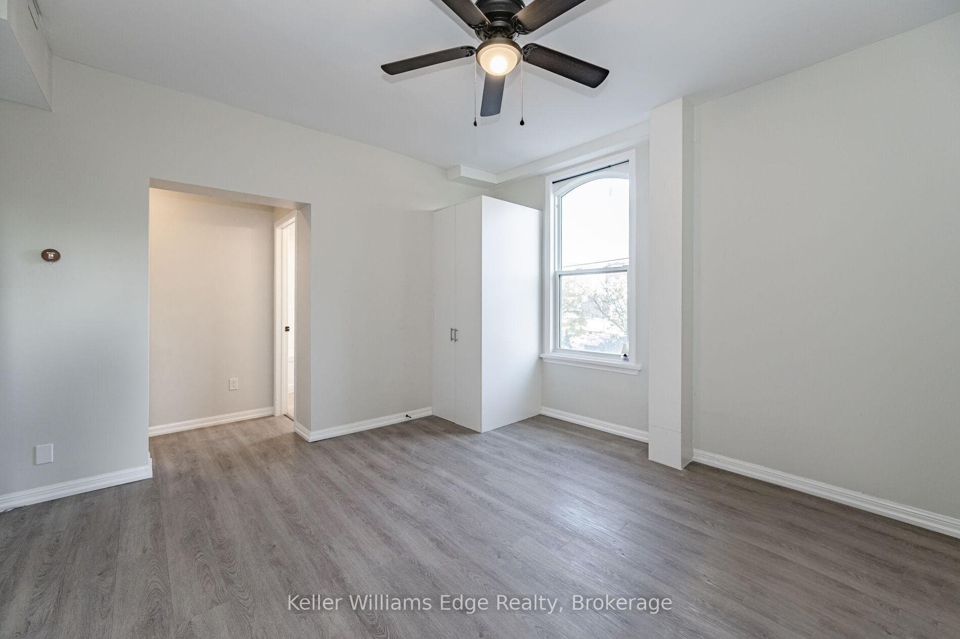 190 CATHARINE Street Unit 2 photo 9
