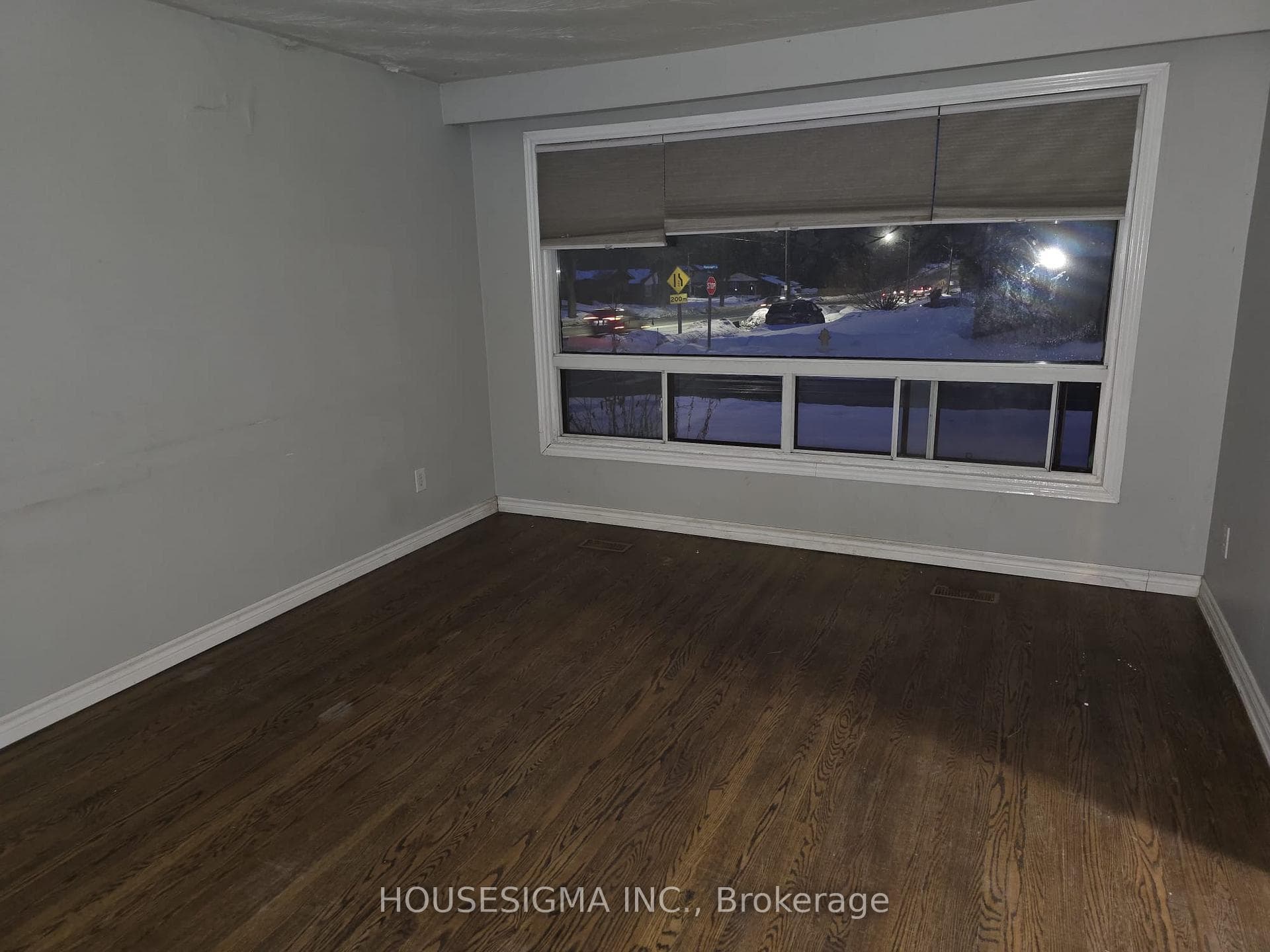 352 Harcourt Drive Unit Main photo 8