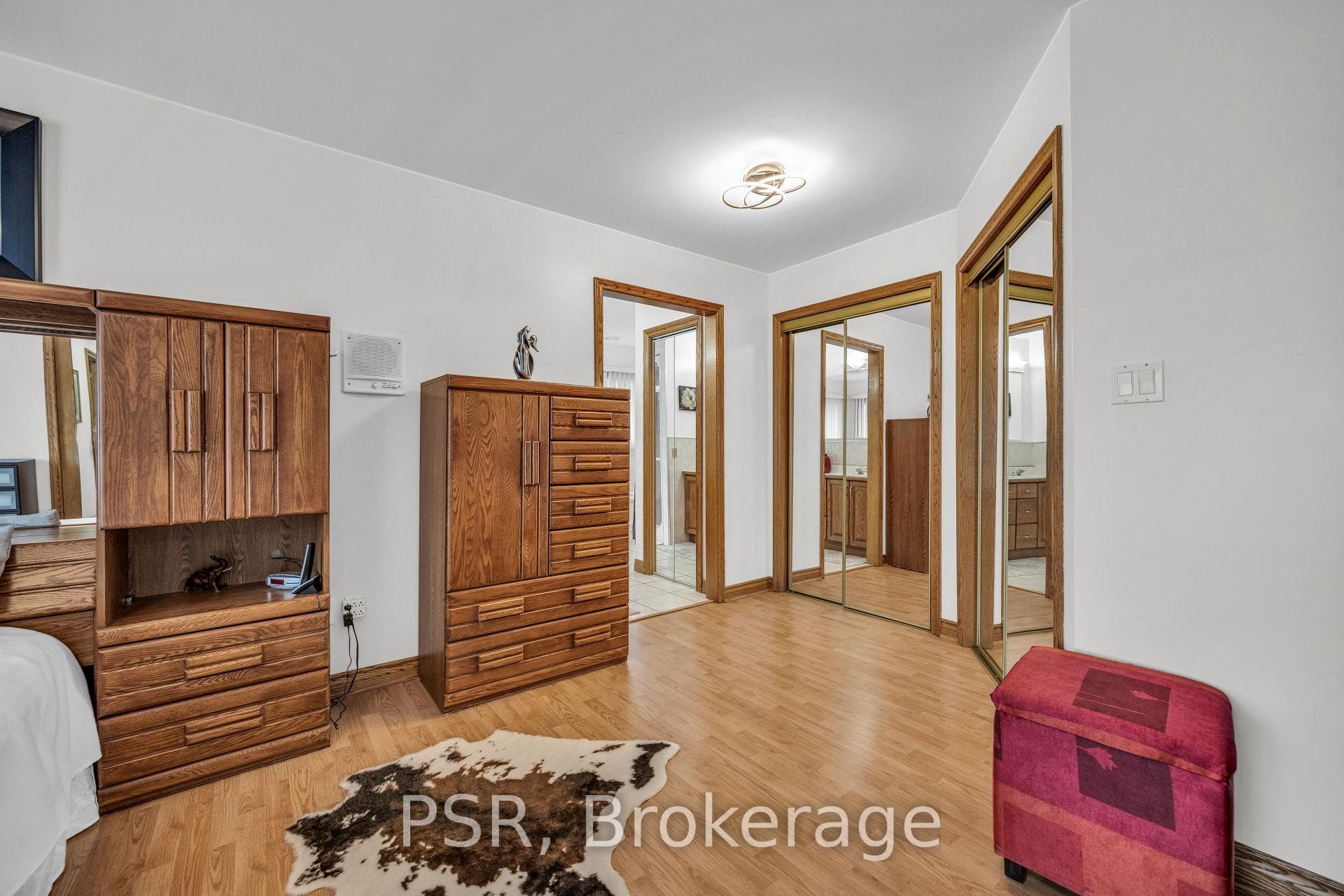 154 Gainsborough Road photo 21