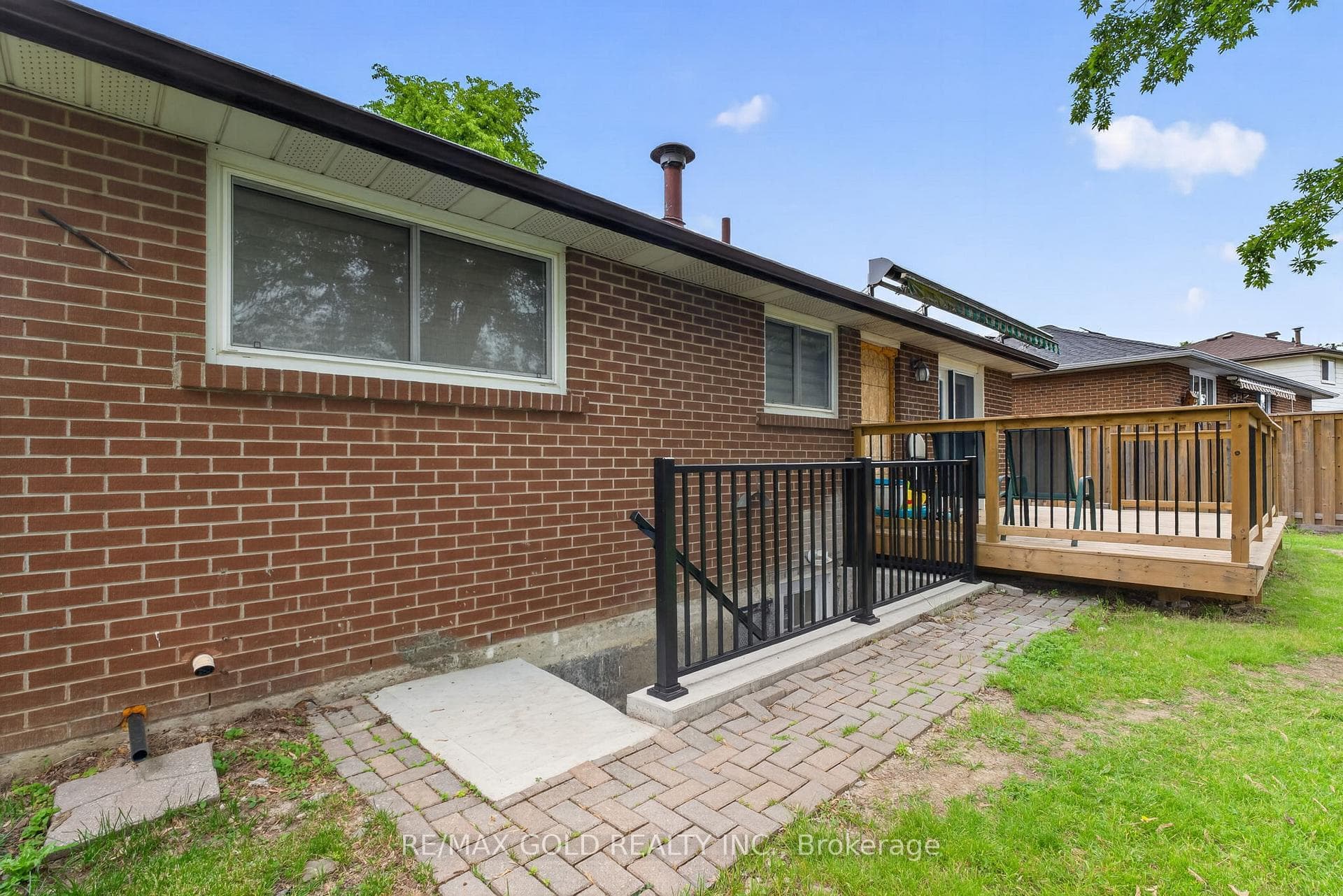 40 Devonshire Drive photo 44