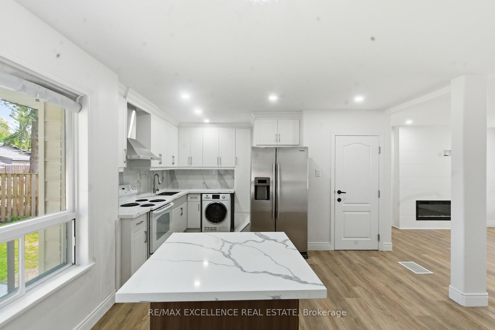 1814 Whitehall Drive photo 4