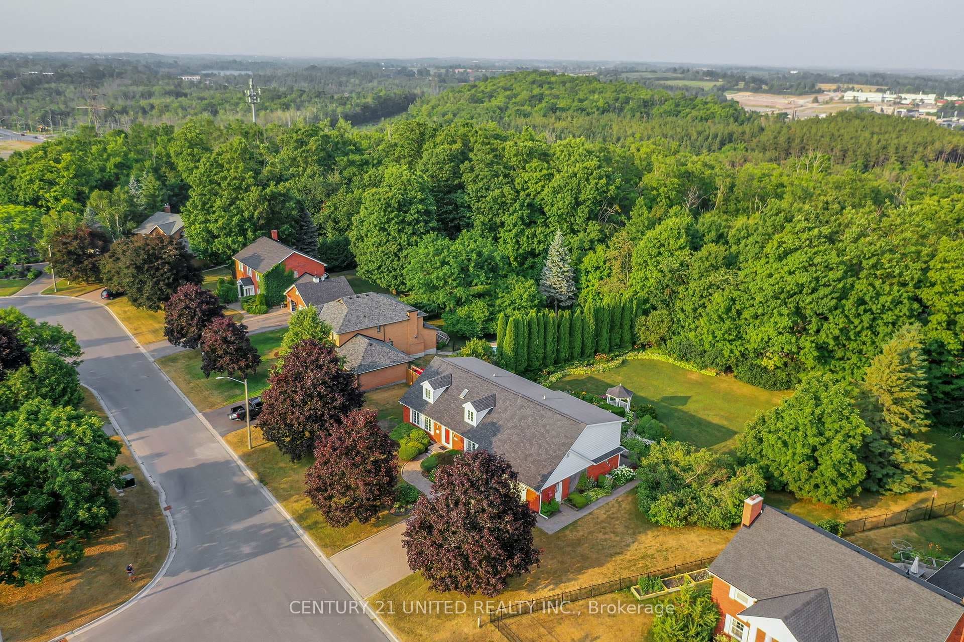 1656 Champlain Drive photo 48