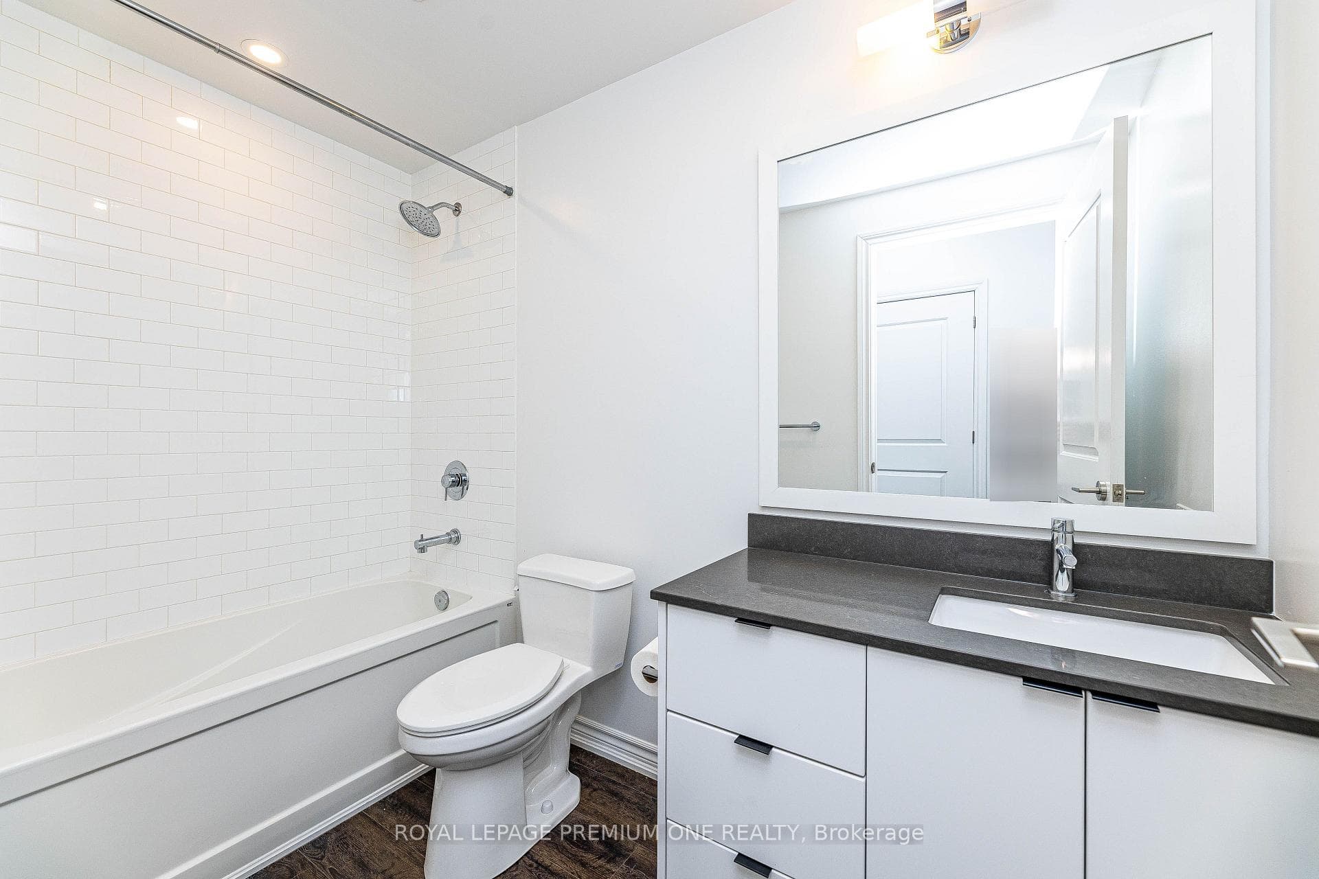 571 Prince Edward Drive Unit 304 photo 19
