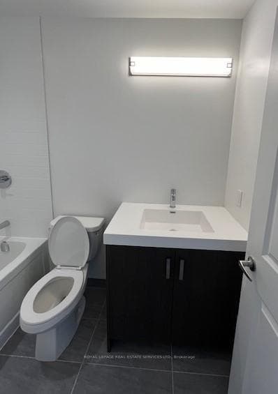 1010 Dundas Street Unit 518 photo 10