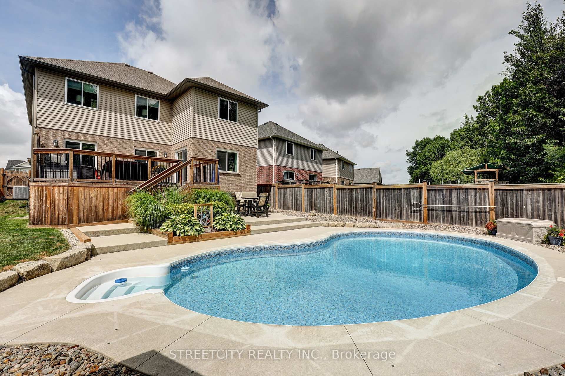 101 Peach Tree Boulevard photo 28