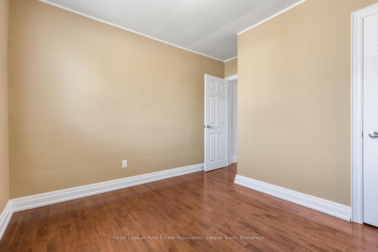 236 Woodale Avenue photo 16