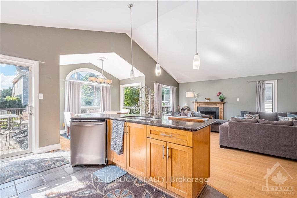 38 MAYFORD Avenue photo 11