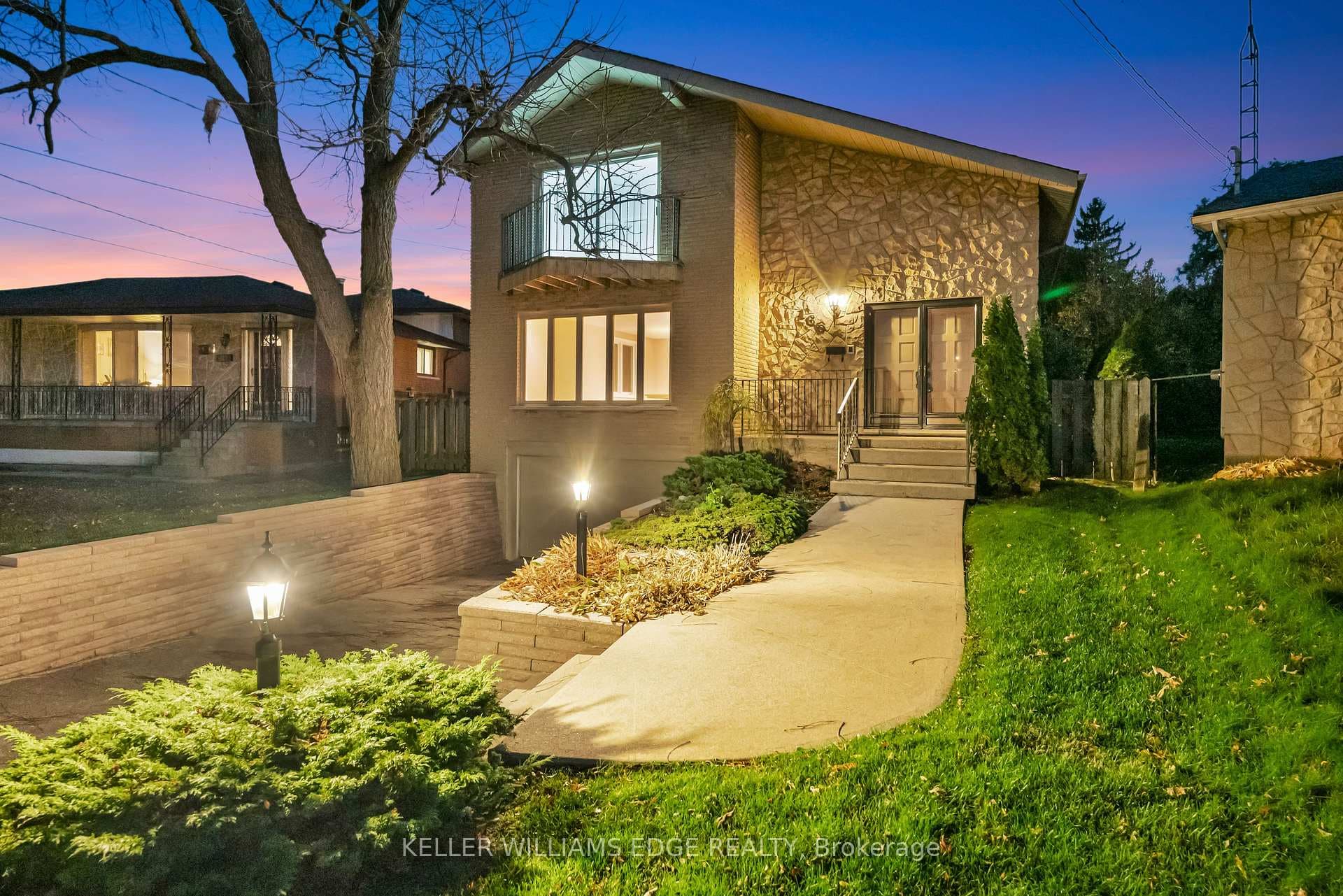 165 Burrwood Drive photo 4