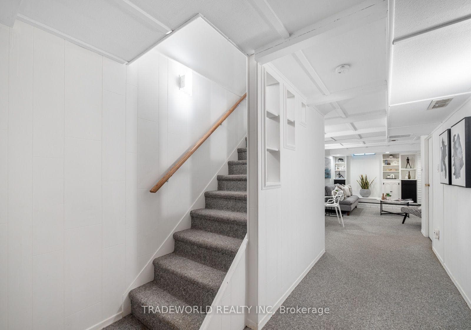 60 Camelot Way photo 24