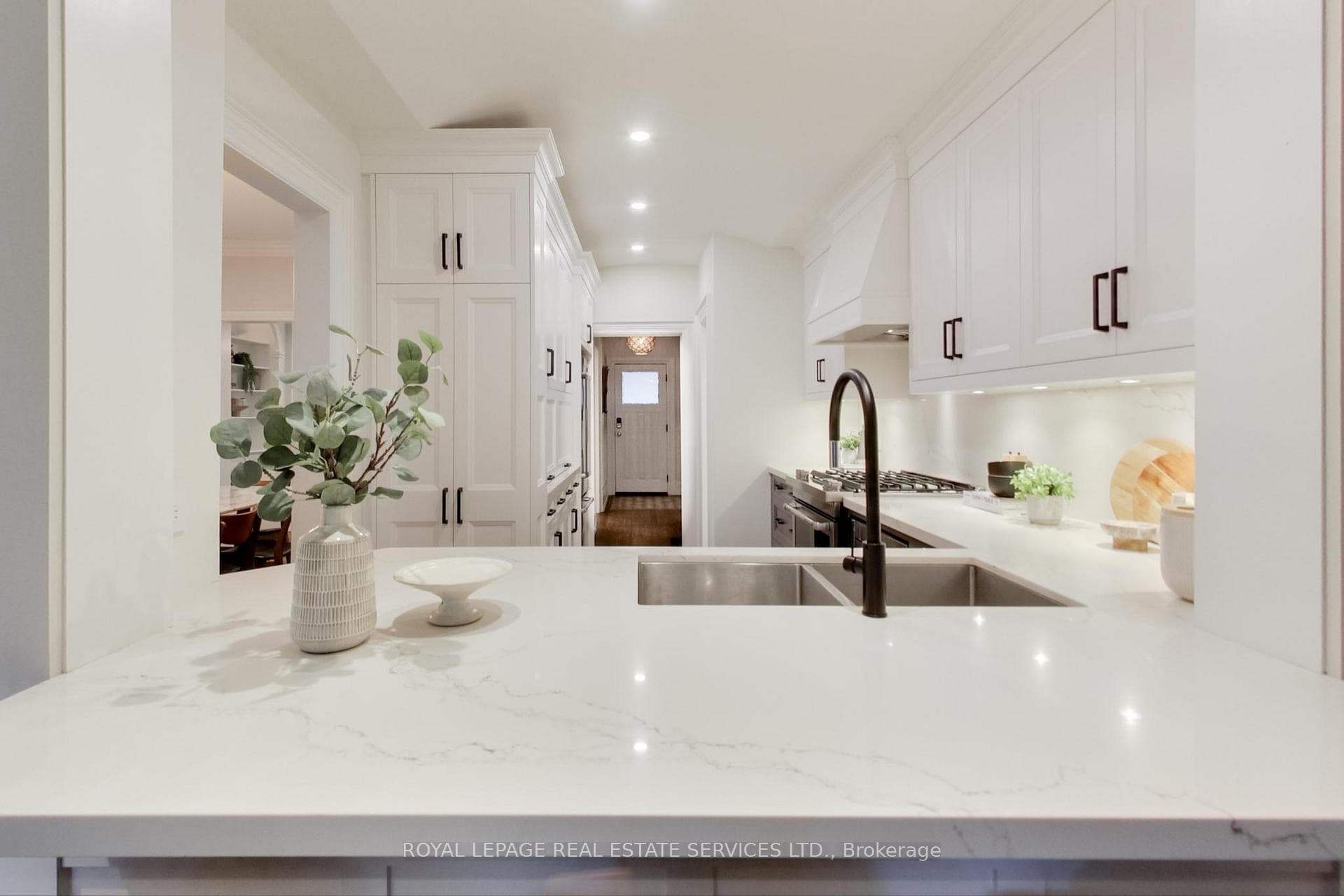 55 Walmsley Boulevard photo 17