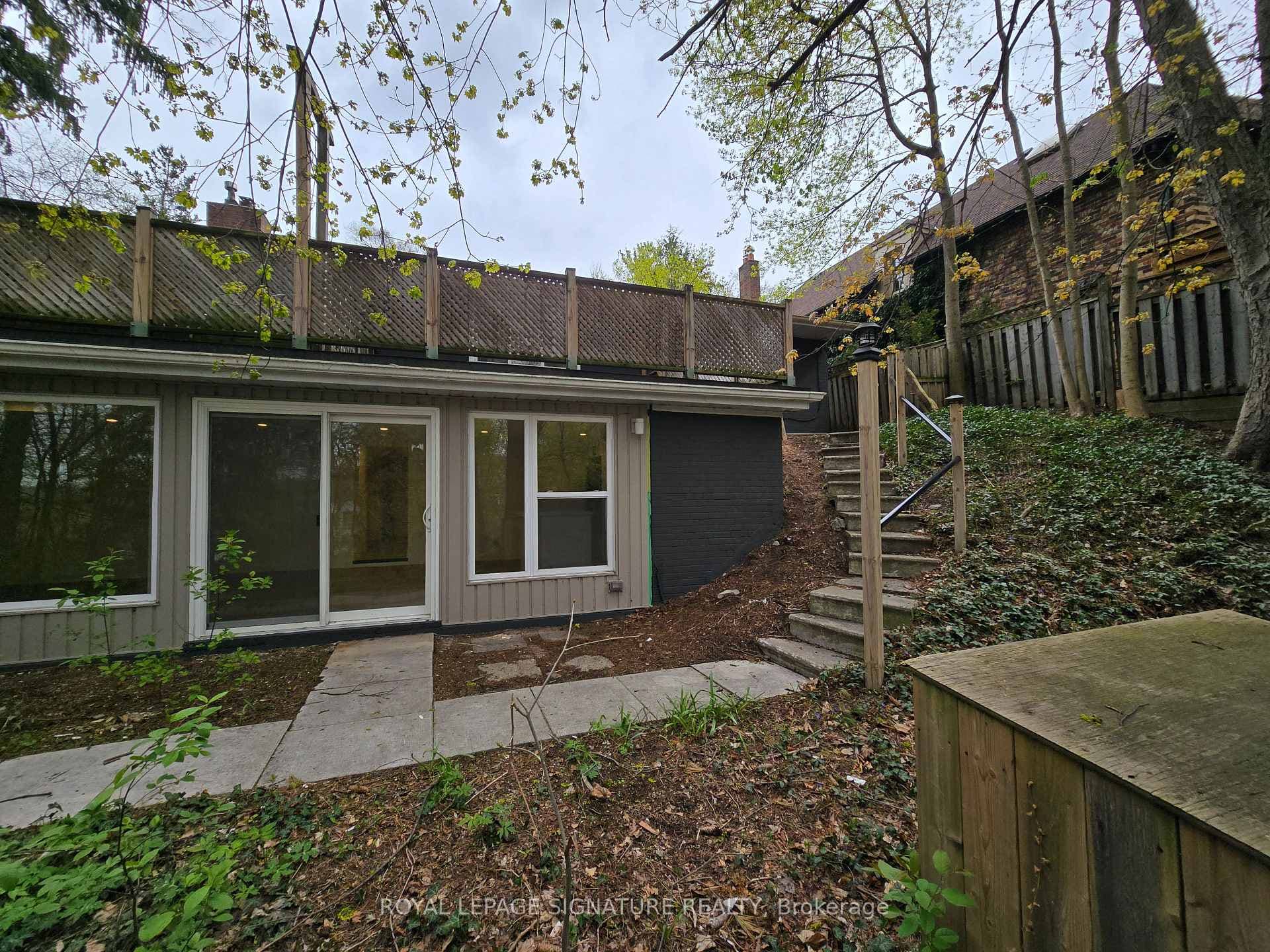 21 Donwoods Drive Unit Lower photo 14