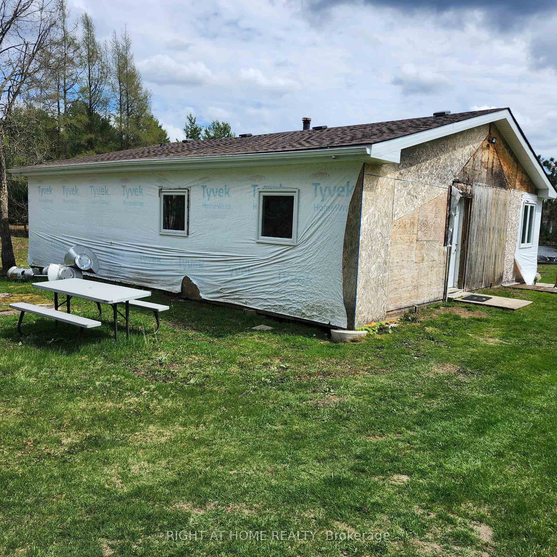 7945 COUNTY ROAD 46 Road photo 2